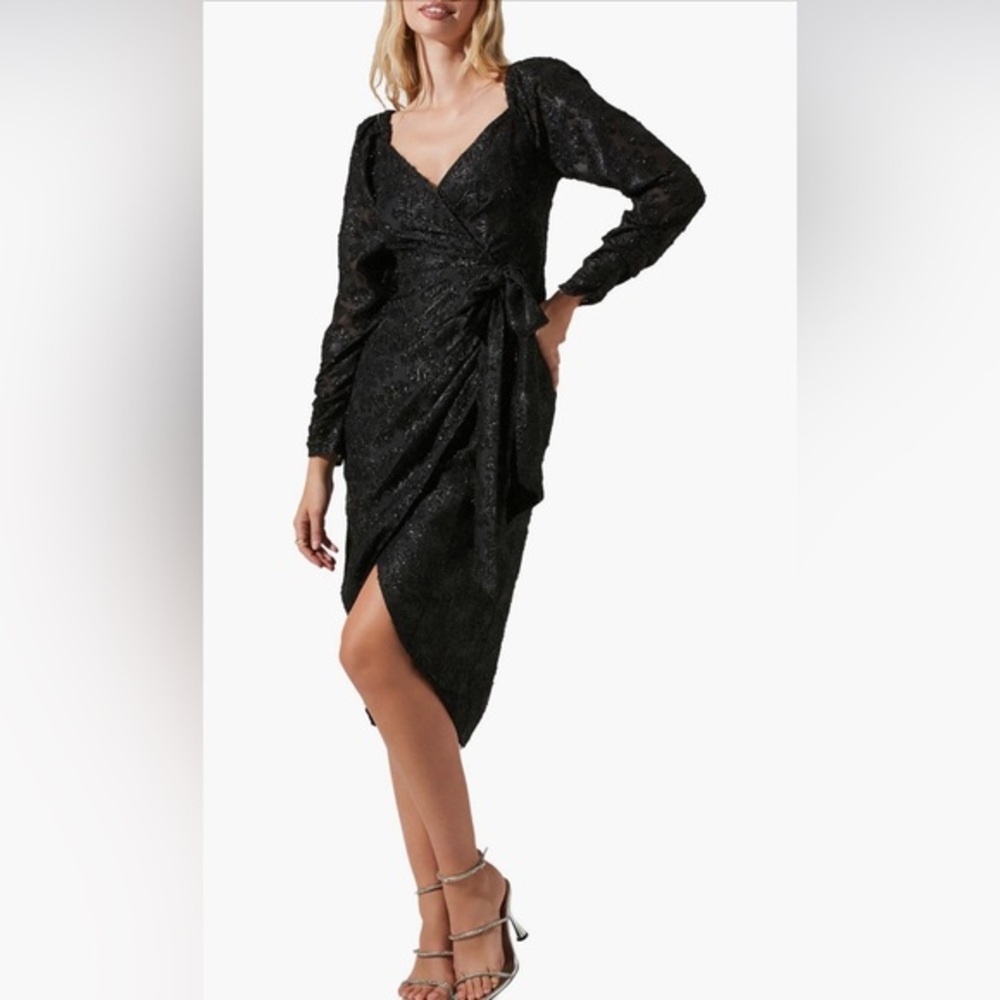 ASTR the Label Black Terese Metallic Floral Long Sleeve Cocktail Dress
